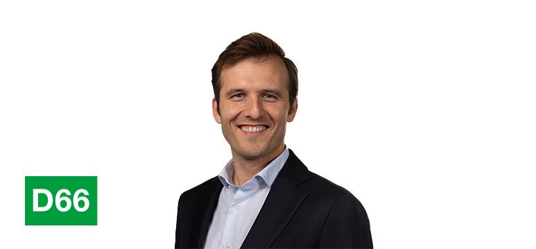 Portrait of Klos with logo D66.