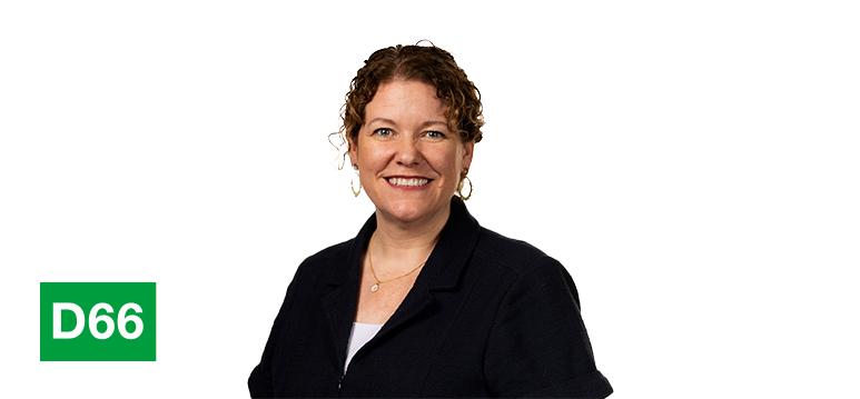 Portrait of Podt with logo D66.