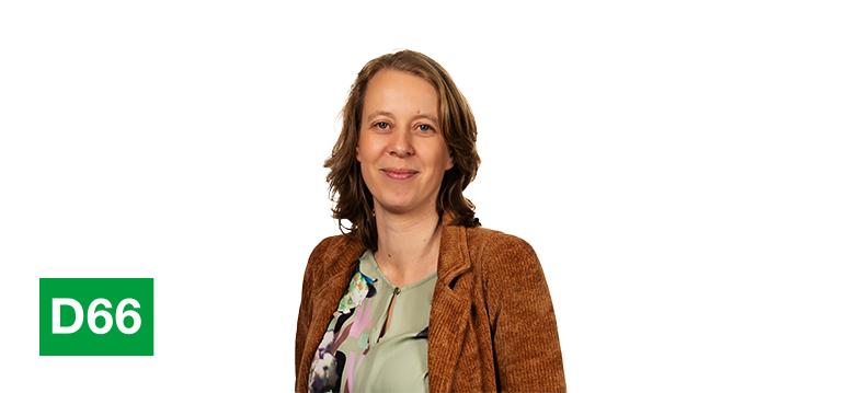 Portrait of Synhaeve with logo D66.