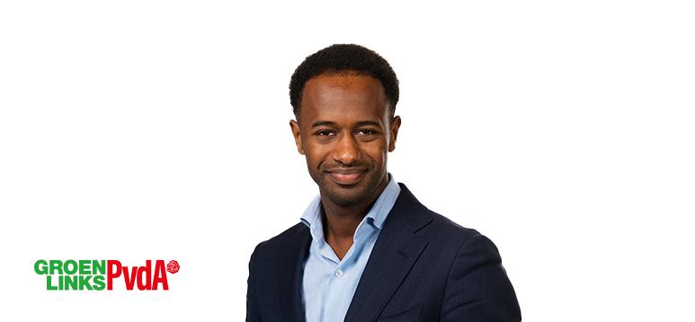 Portrait of de Hoop with logo GL-PvdA.