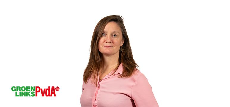 Portrait of Kröger with logo GL-PvdA.