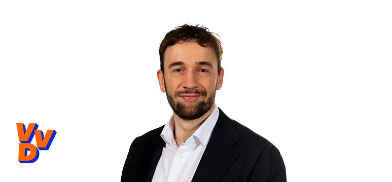 Portrait of Erkens with logo VVD.