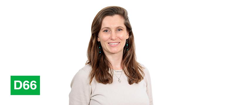 Portrait of Michelle Jagtenberg with D66 logo on the bottom left