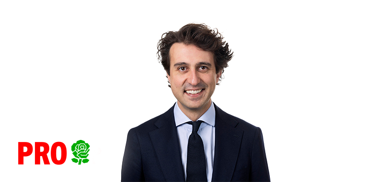 Portrait of Klaver with logo PRO.