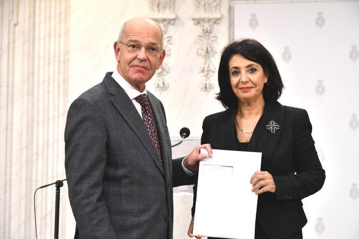 First copy of the coalition agreement