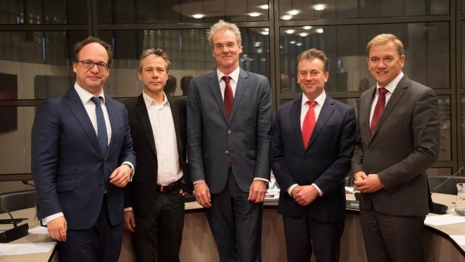Parliamentary interrogation committee. From left to right: committee members Wouter Koolmees, Rik Grashoff, Ed Groot (chair), Arnold Merkies and Eppo Bruins