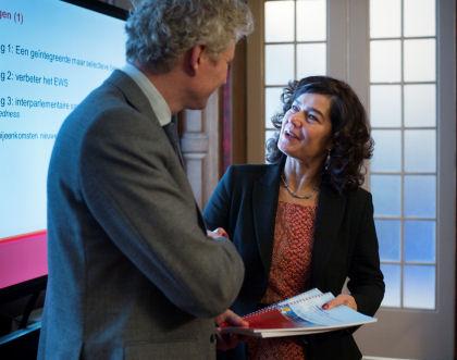 MP René Leegte (VVD) presents the report "focus on Europe" to the Speaker of the House, Ms Anouchka van Miltenburg
